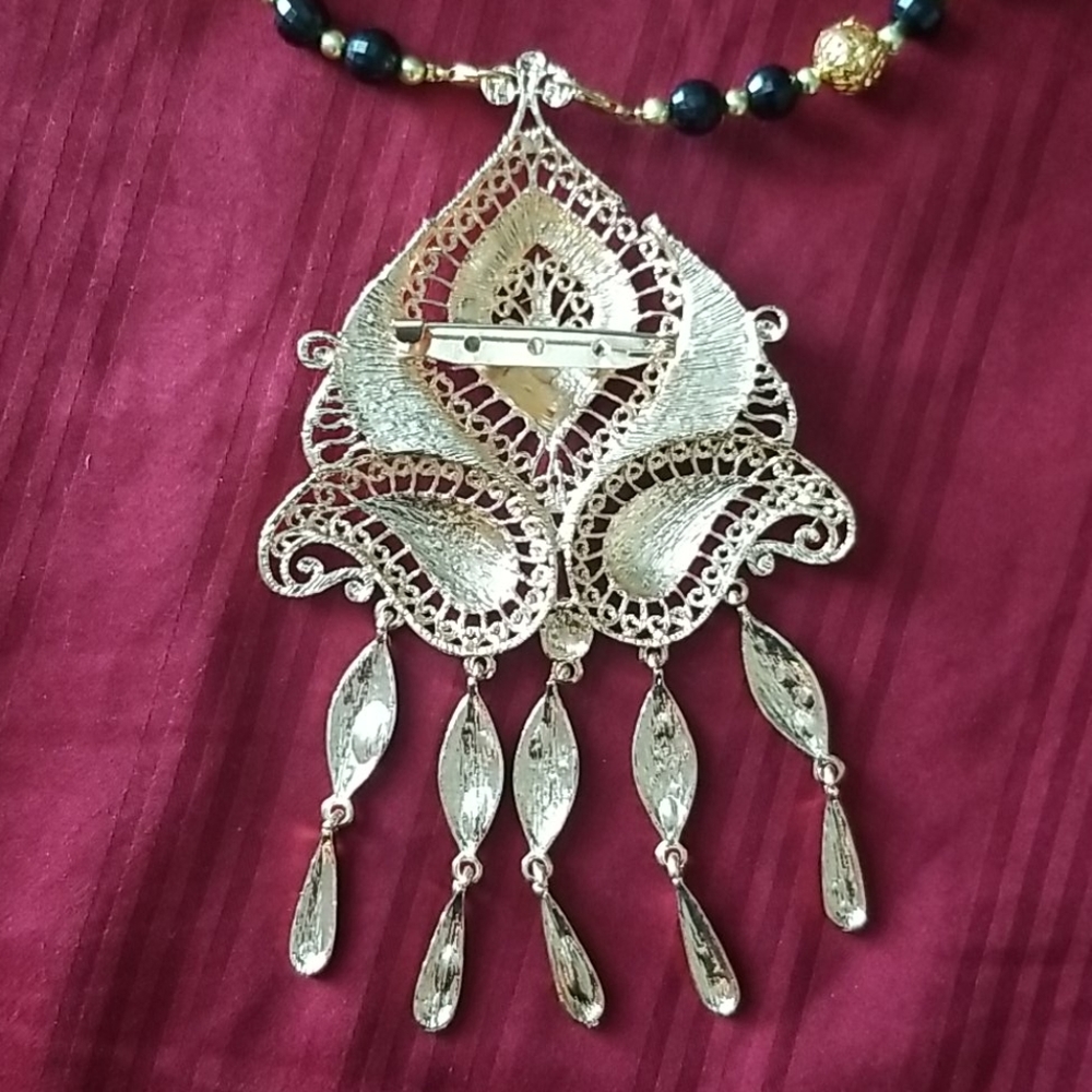 Necklaces - Picture 3 of 4